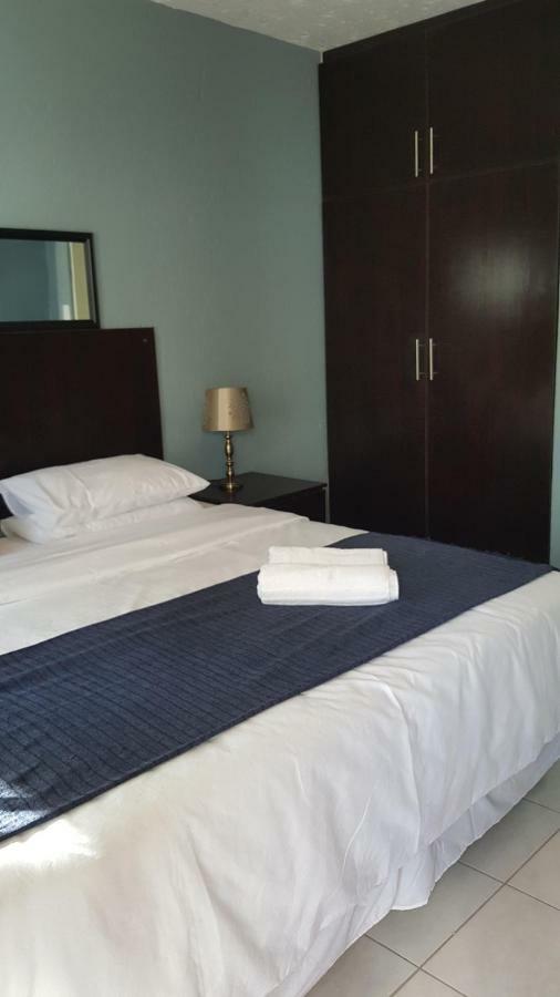 Silver Rest Guesthouse Мафикенг Экстерьер фото